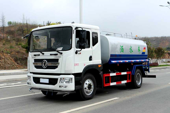 怎樣排除灑水車柴油機(jī)過早、過遲的噴油現(xiàn)象？